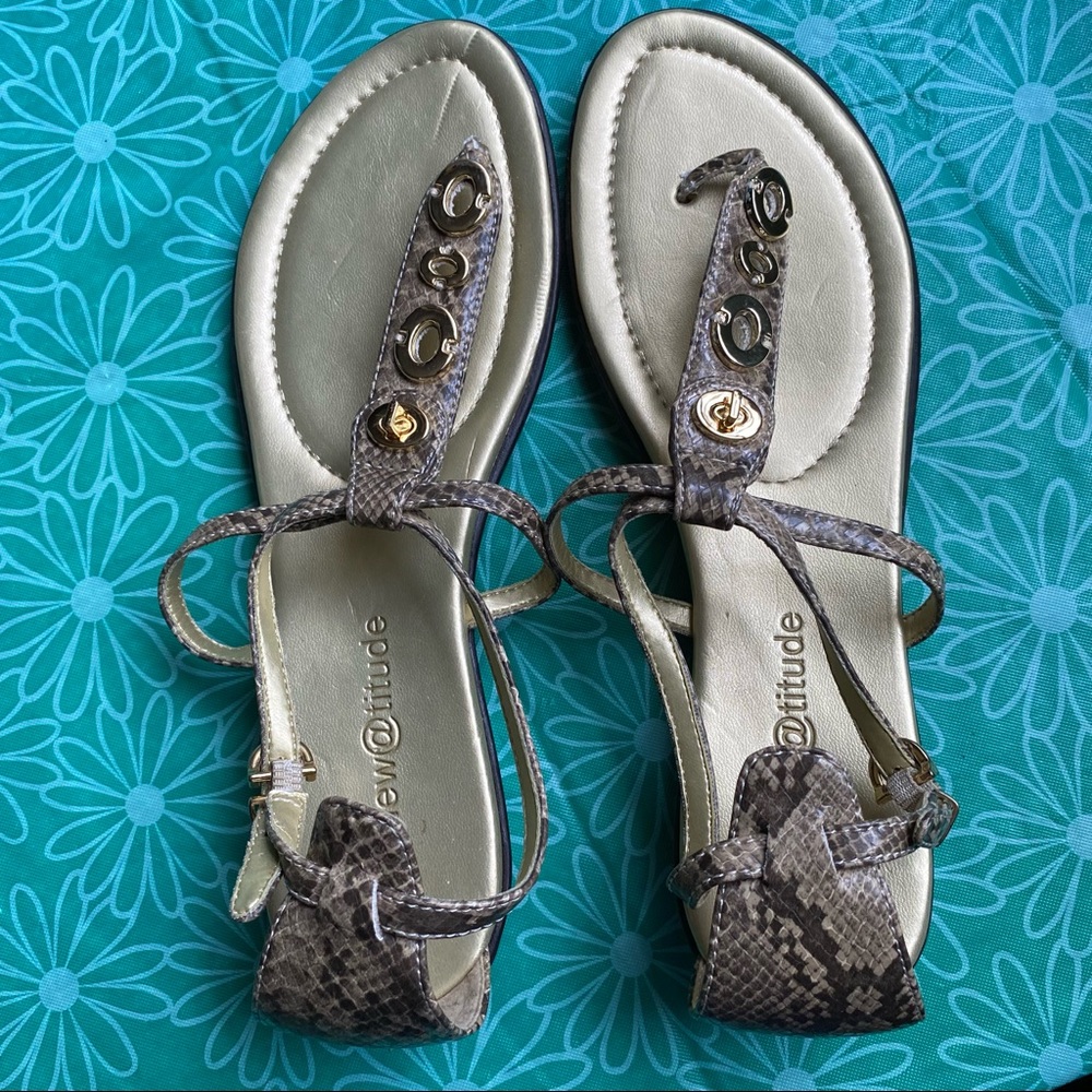 New @titude women’s sandals size 10